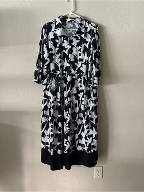 Blue Tassel by Anthropology Navy Blue & White Floral Tiered Midi Dress size PL